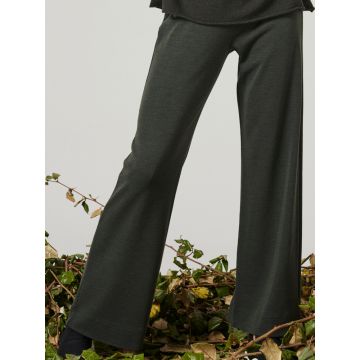 Loungewear Hose moosgrün aus Merino Wolle Seide von Oscalito