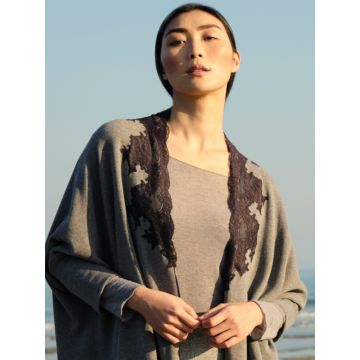 Feines Langarm Shirt mittelgrau von Chiara Fiorini - die Cape-Jacke ist nicht im Lieferumfang enthalten